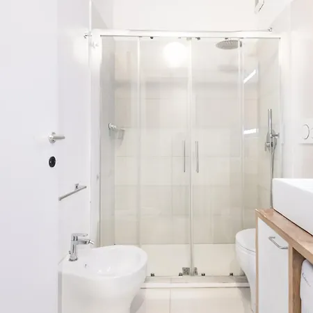 Easylife - - Balbo 10 - Bocconi Milano